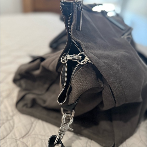 Hook & Albert Waxed Canvas Garment Weekender Men's Bag - Picture 4 of 9